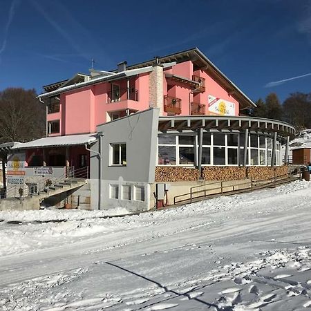 Hotel Sole Del Baldo Brentonico Bagian luar foto