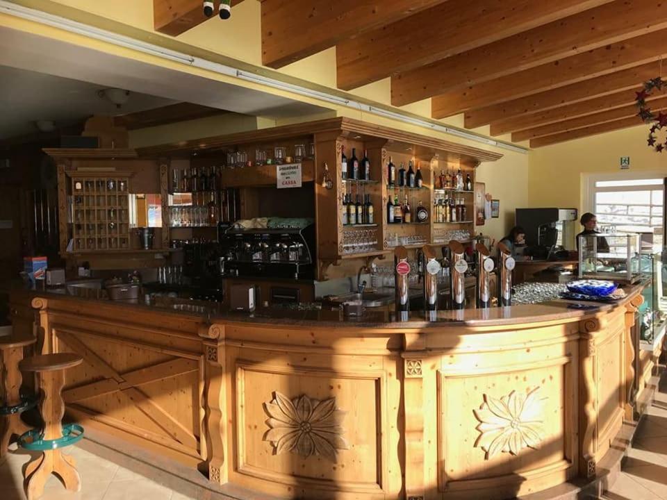 Hotel Sole Del Baldo Brentonico Bagian luar foto