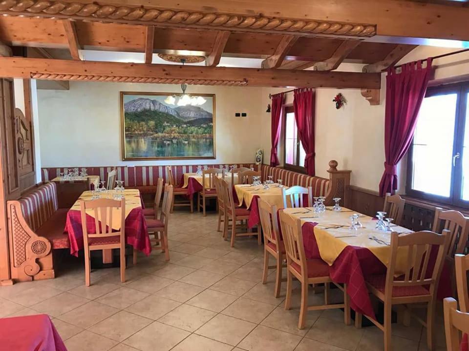 Hotel Sole Del Baldo Brentonico Bagian luar foto