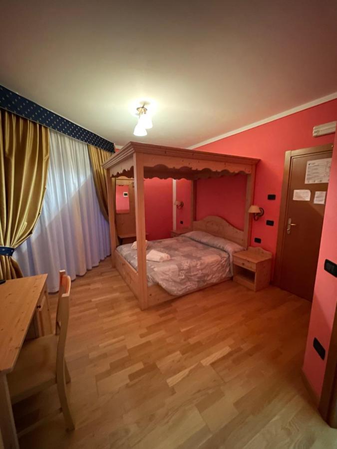 Hotel Sole Del Baldo Brentonico Bagian luar foto