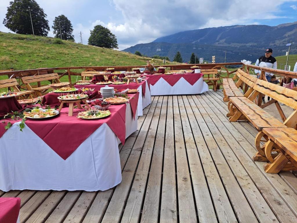 Hotel Sole Del Baldo Brentonico Bagian luar foto