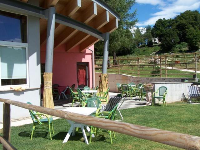 Hotel Sole Del Baldo Brentonico Bagian luar foto